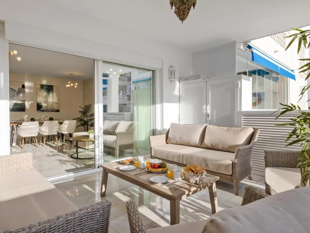 3 Dormitorios En Playas Del Duque Ref C 111 Marbella