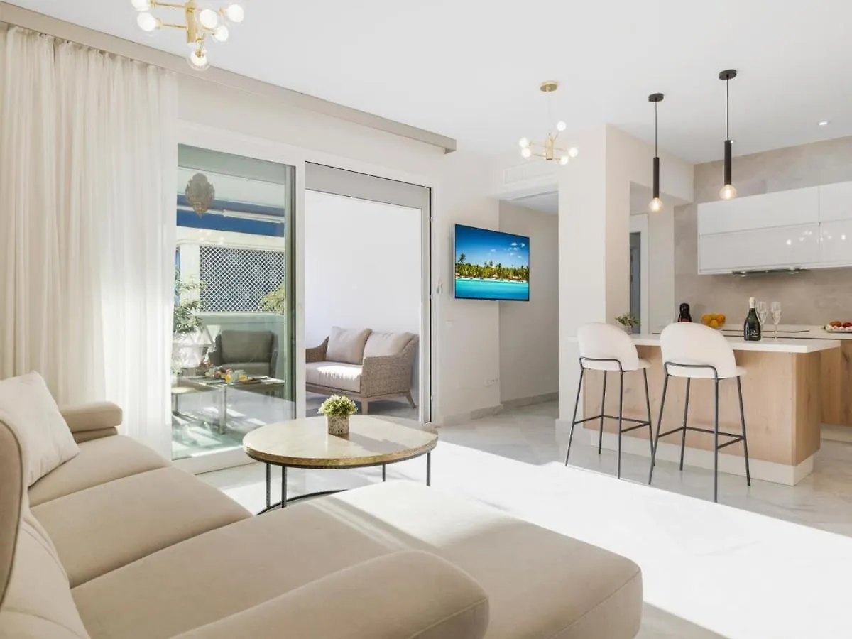Apartmán 3 Dormitorios En Playas Del Duque Ref C 111 Marbella