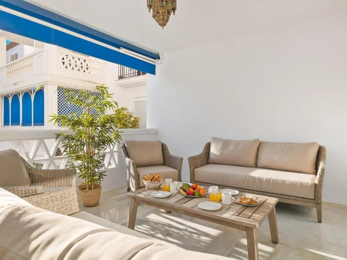 3 Dormitorios En Playas Del Duque Ref C 111 Marbella 0*,